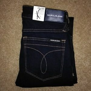 New Calvin Klein Super Skinny Mid rise 25x30 Dark
